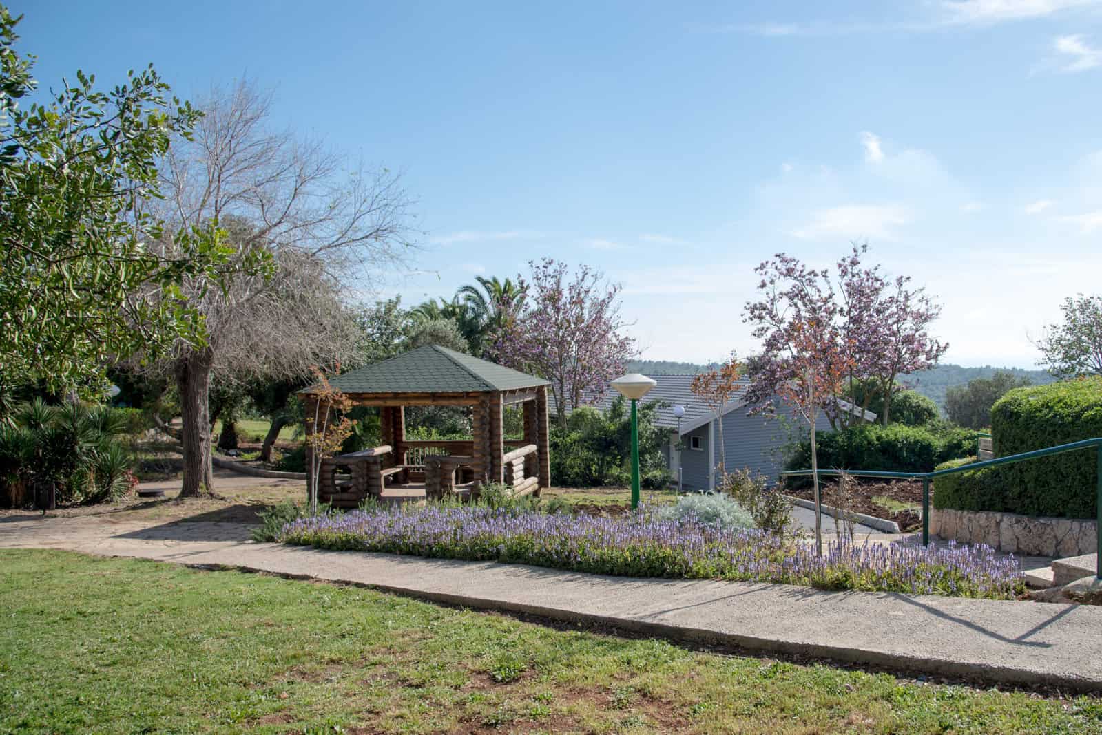 Nir Etzion landscaped garden path