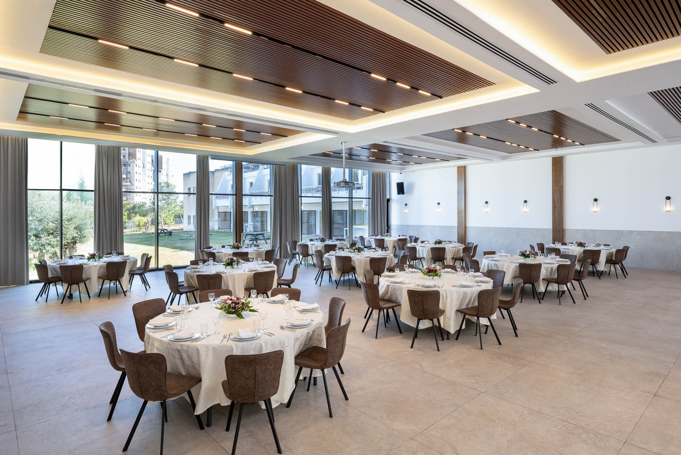 Garden meeting and banquet room